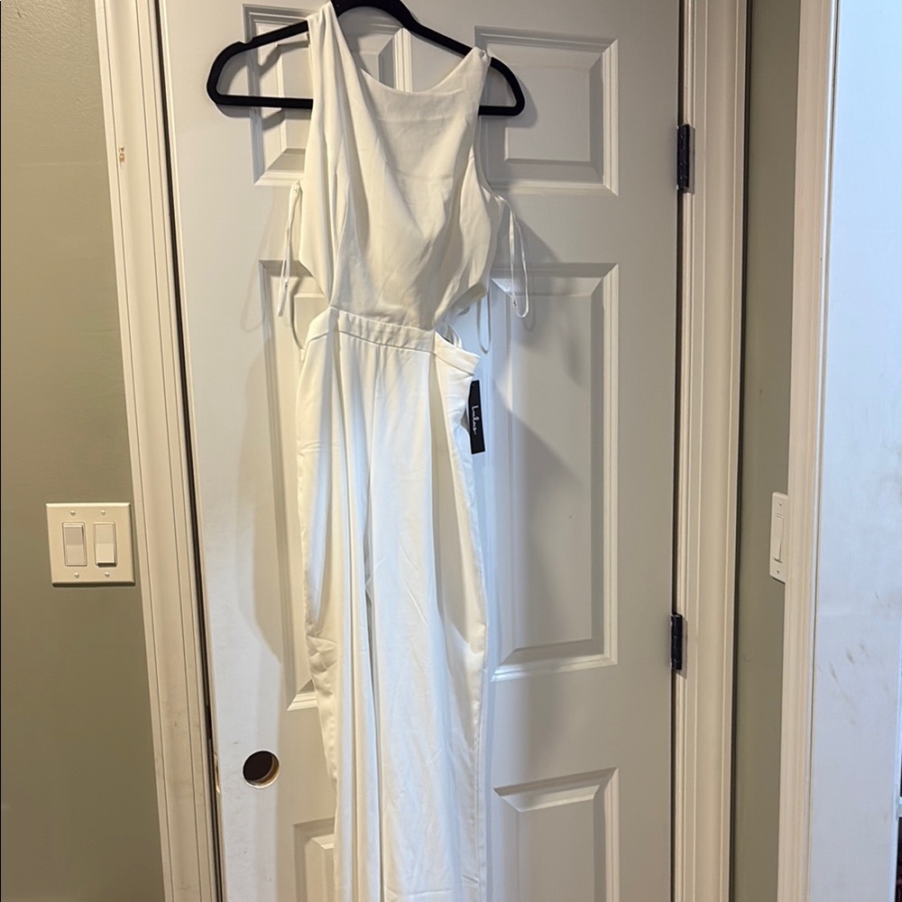 Elegant White Sleeveless Jumpsuit